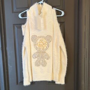 NWT Elegant Cream Turtleneck Sweater with Bear Design